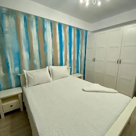 Mirror Apartment